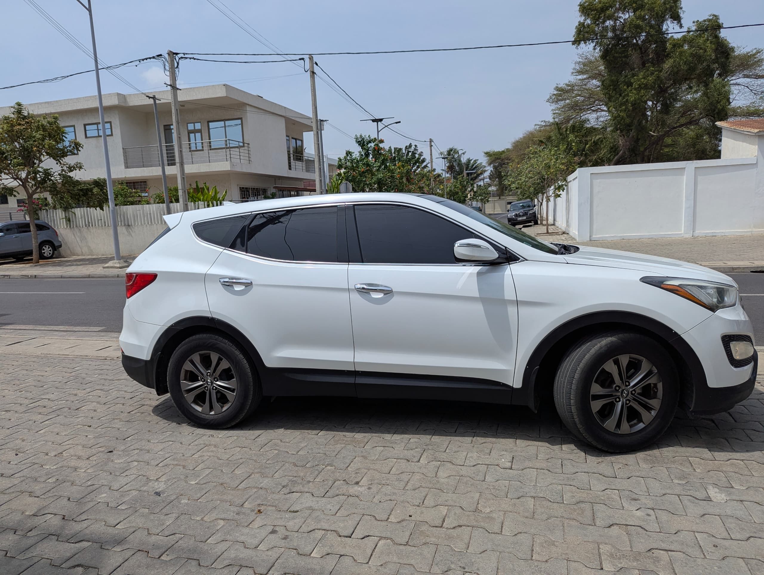 Hyundai SANTAFE 1